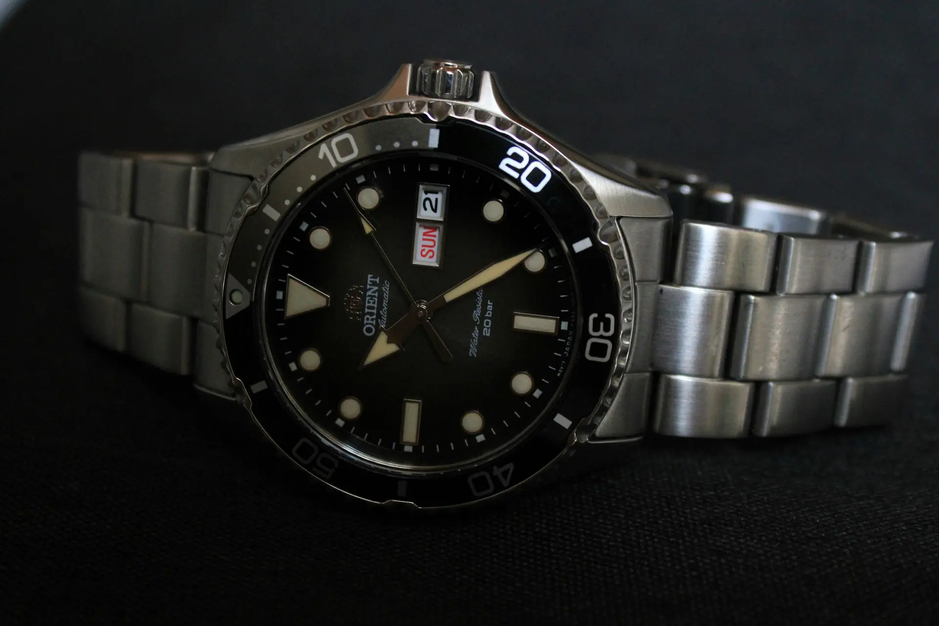 Orient Kamasu Automatic Dive Watch with Black Dial and Day-Date Display Orient Kamasu automatic dive watch with black dial, day-date window, and stainless steel bracelet