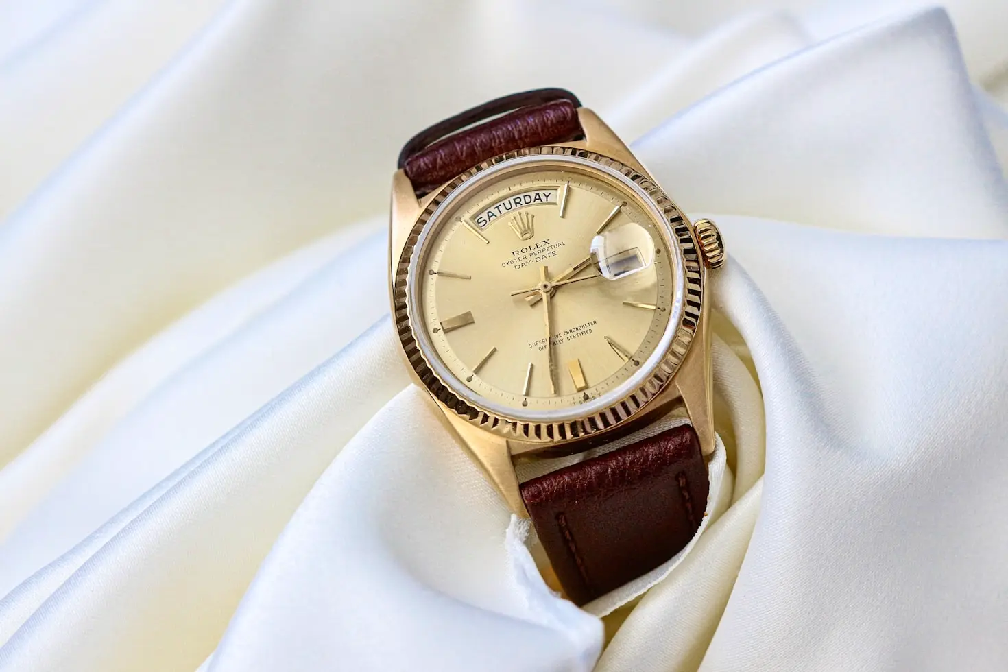 Classic wristwatch with leather strap illustrating the evolution of wristwatches and modern watchmaking in the 20th century
