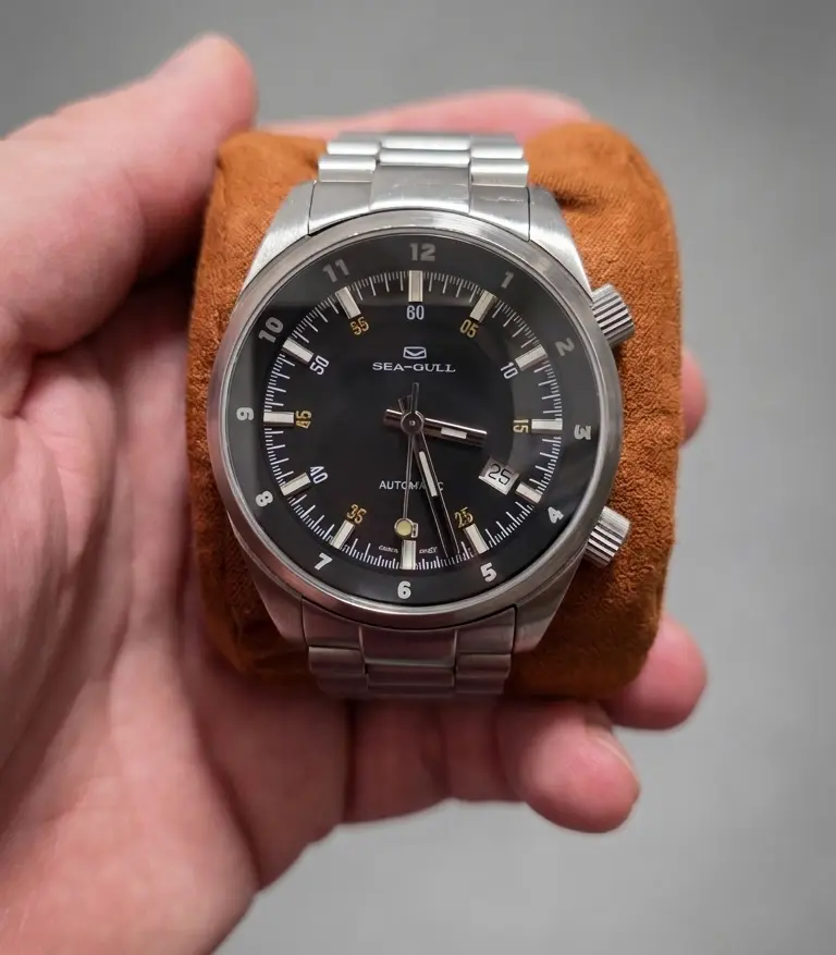 Sea-Gull Mechanical Watch – China's Innovation in Asian Watchmaking Sea-Gull mechanical watch representing China's growing influence in Asian watchmaking
