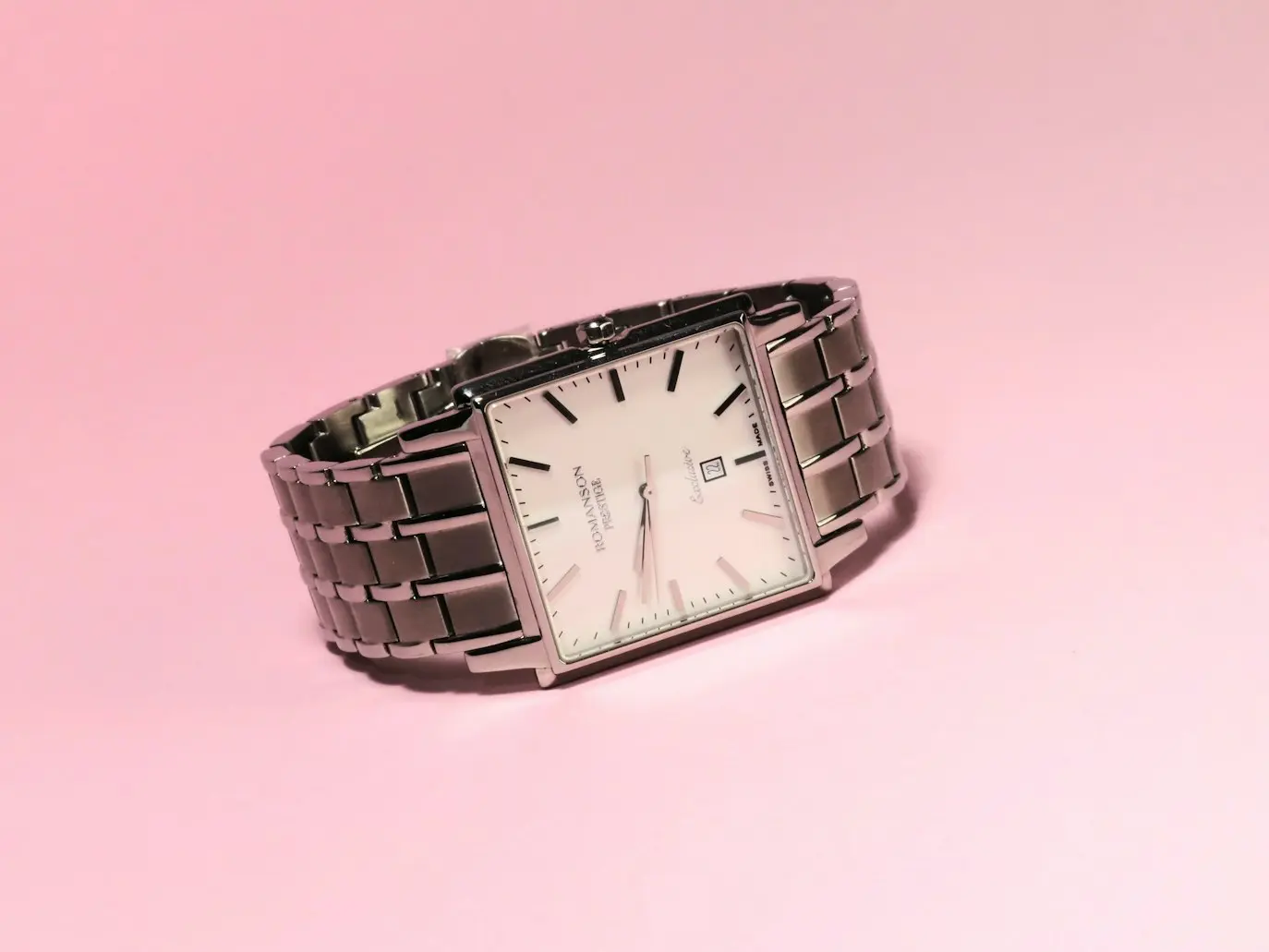 Romanson watch showcasing South Korean design and Asian watchmaking innovation