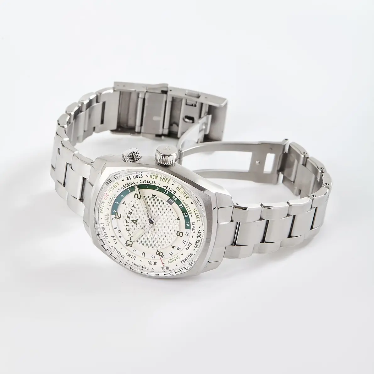 Axis Mundi Worldtimer watch